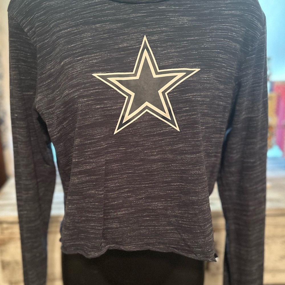 NFL Cowboys Team Apparel Navy Cropped Long Sleeve
